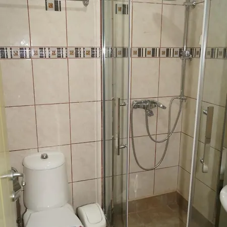 Vetrenjaca 汽车旅馆 2*